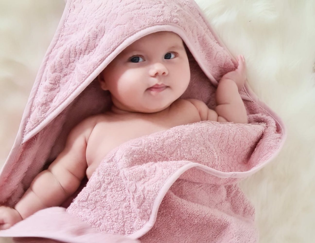 Baby Badehandtuch Handtücher 50x100 Taufe Geburt mit Stickerei 56 62 68 74 NEU 